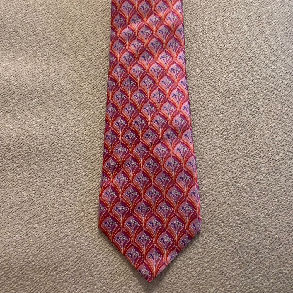 Valentino 100% silk tie pink design tie